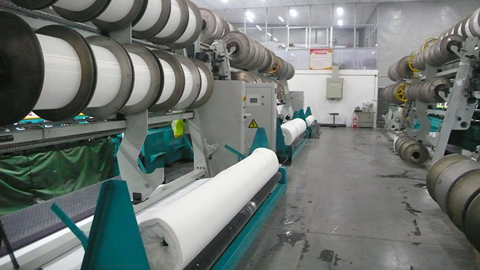 雙針床經(jīng)編機